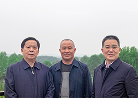 省金融監(jiān)督管理局張世平局長(zhǎng)、省人大農(nóng)業(yè)與農(nóng)村委員會(huì)劉宗林主任一行蒞臨湘豐茶業(yè)集團(tuán)考察、指導(dǎo)